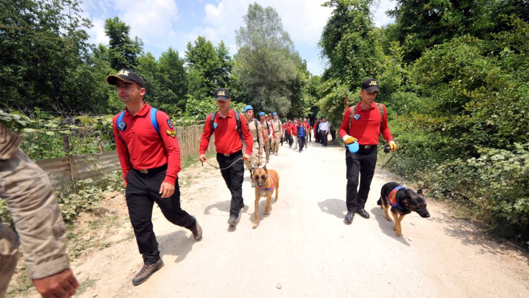 Korhan Berzeg'den bir aydır haber alınamıyor! 200 kilometrelik alanda tek bir iz yok 4